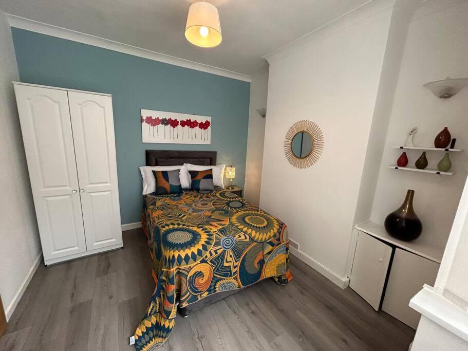Spacious Homely 3 Bed Property Newcastle-under-Lyme Kültér fotó